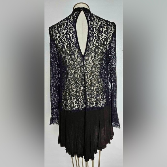 Gently worn Black Tell Tale Lace Long Sleeve Tunic by Free People sz Small - Picture 6 of 7